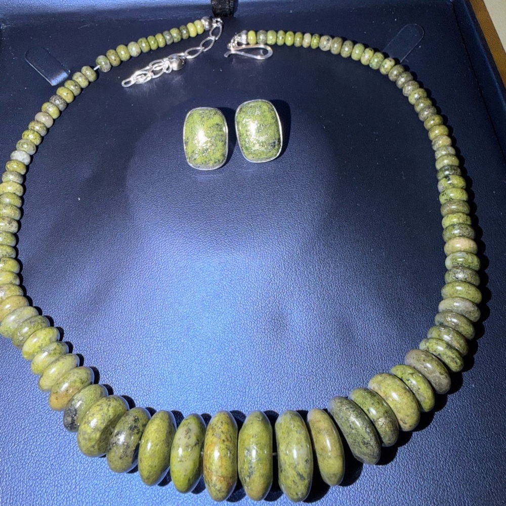 Forest Night Turquoise Bead Necklace and Stud Earrings - Women Jewelry